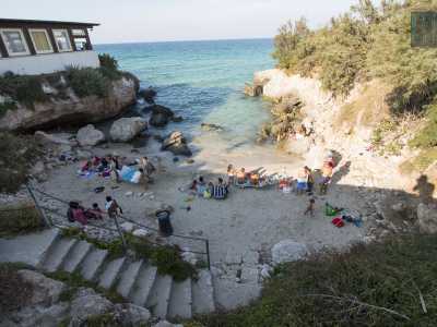 ...raggiungibili attraverso delle scalette